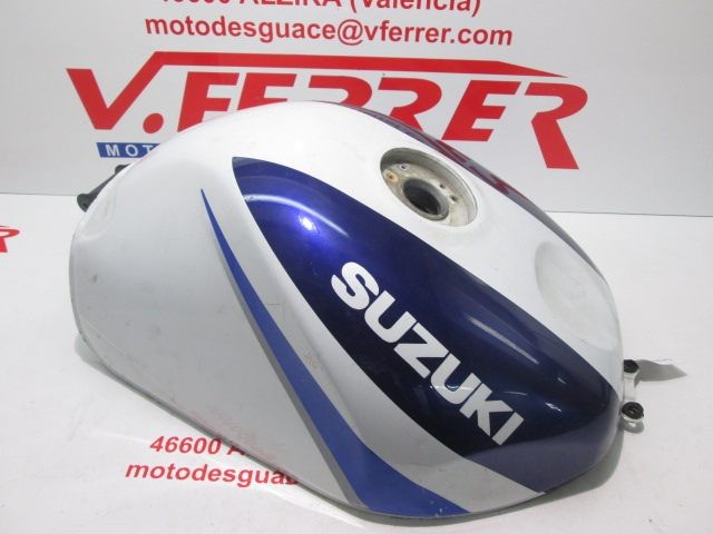 DEPOSITO GASOLINA de repuesto de una moto SUZUKI GSX 600 R 1998