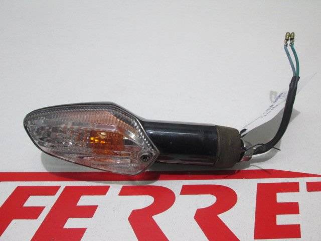 Intermitente delantero derecho de repuesto de una moto Honda CBR 125-R del 2011