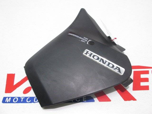 Tapa superior trasera izquierda de repuesto de una moto Honda Transalp 700 del año 2007