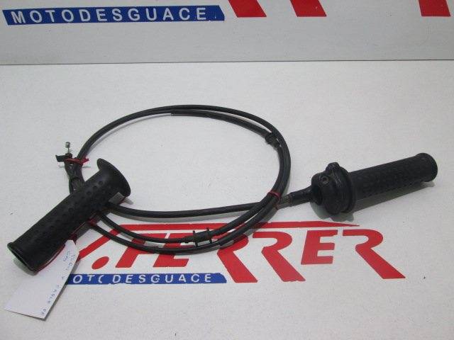Cable acelerador con puño de repuesto de una moto Piaggio X8 125 del año 2007