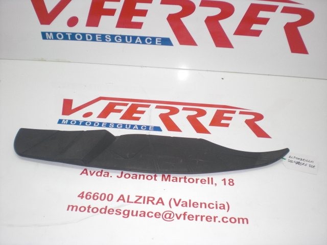 GOMA PISADERA DELANTERA DERECHA de repuesto de una moto APRILIA ARRECIFE 250 2005