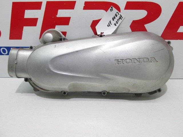 Tapa variador de repuesto de una moto Honda Lead 110 del 2010