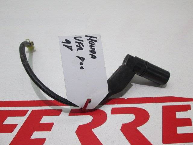 Sensor posicion cigüeñal del desguace de una moto Honda VFR 800 FI del año 1998