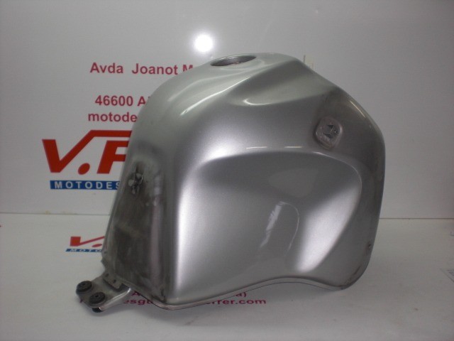 DEPOSITO GASOLINA (GOLPE LATERAL IZQUIERDA) de repuesto de una moto HONDA VARADERO XL 1000 V 2002