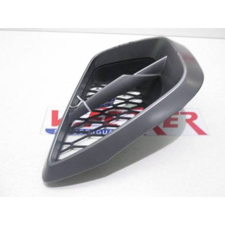 FRONT RIGHT FAIRING TRIM (SCRATCHED) Trophy 1200 2012