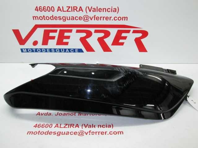 REAR RIGHT SIDE COVER (SCRATCH) of a PIAGGIO X7 125 with 5076 km.